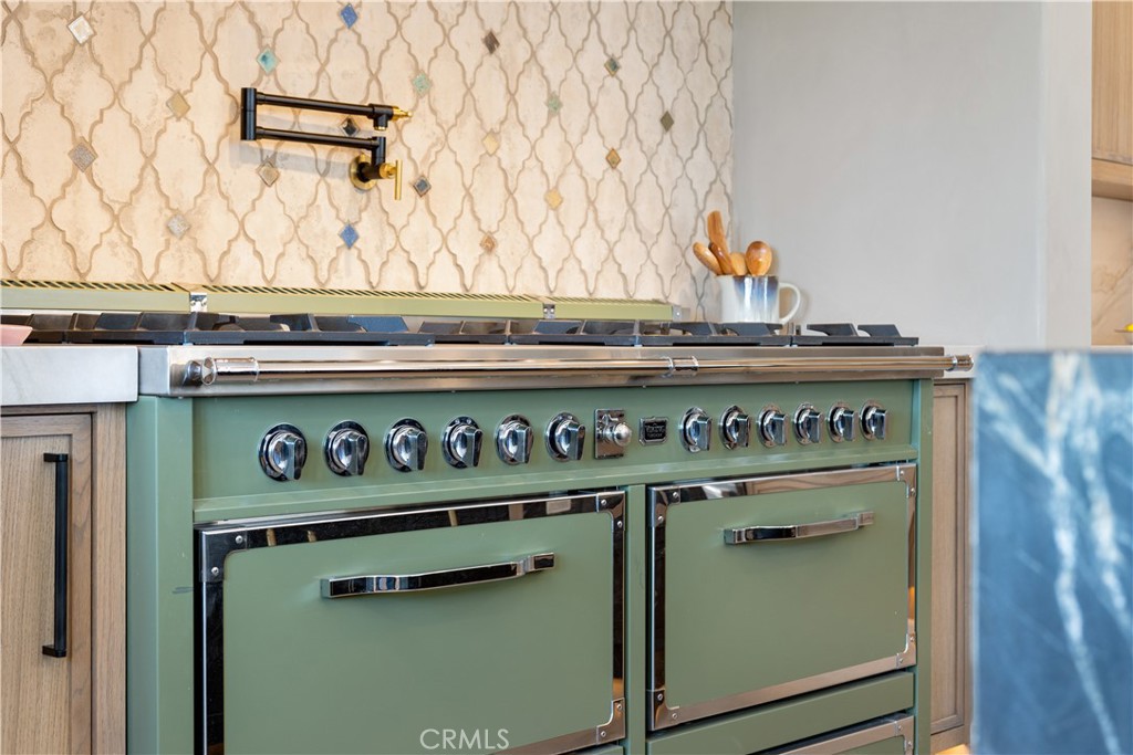 Country Club Estates (785) - Residential