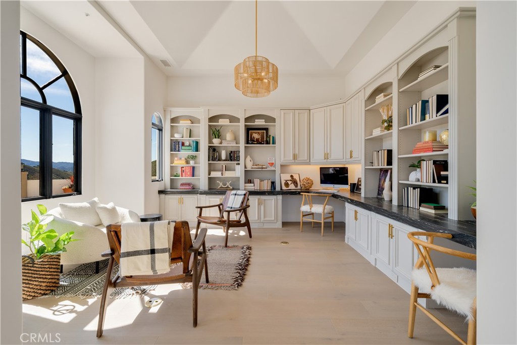 Country Club Estates (785) - Residential