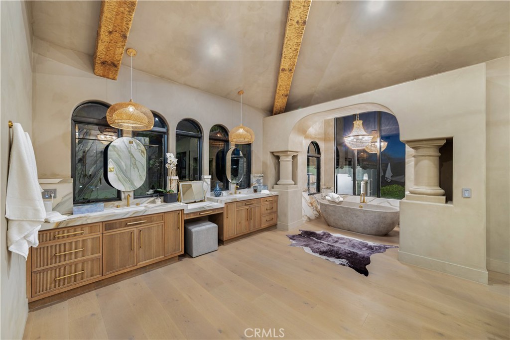 Country Club Estates (785) - Residential