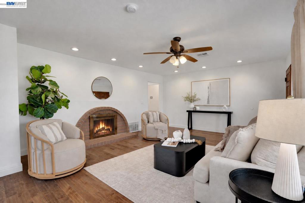 1460 Calais Ct