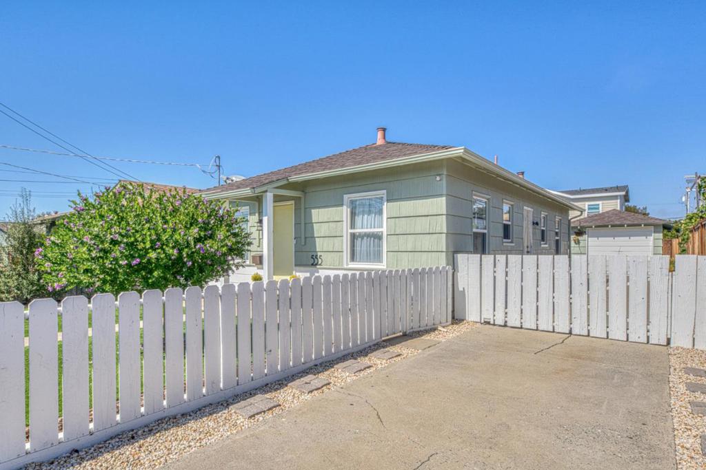 555 Elm Avenue