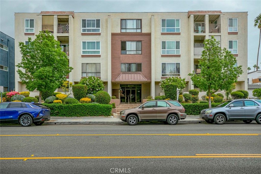 Photo of 1118 N Central Ave #17, Glendale, CA 91202 (MLS # GD25256462)