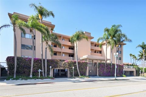 Tiny photo for 721 Esplanade #301, Redondo Beach, CA 90277 (MLS # PV25247708)