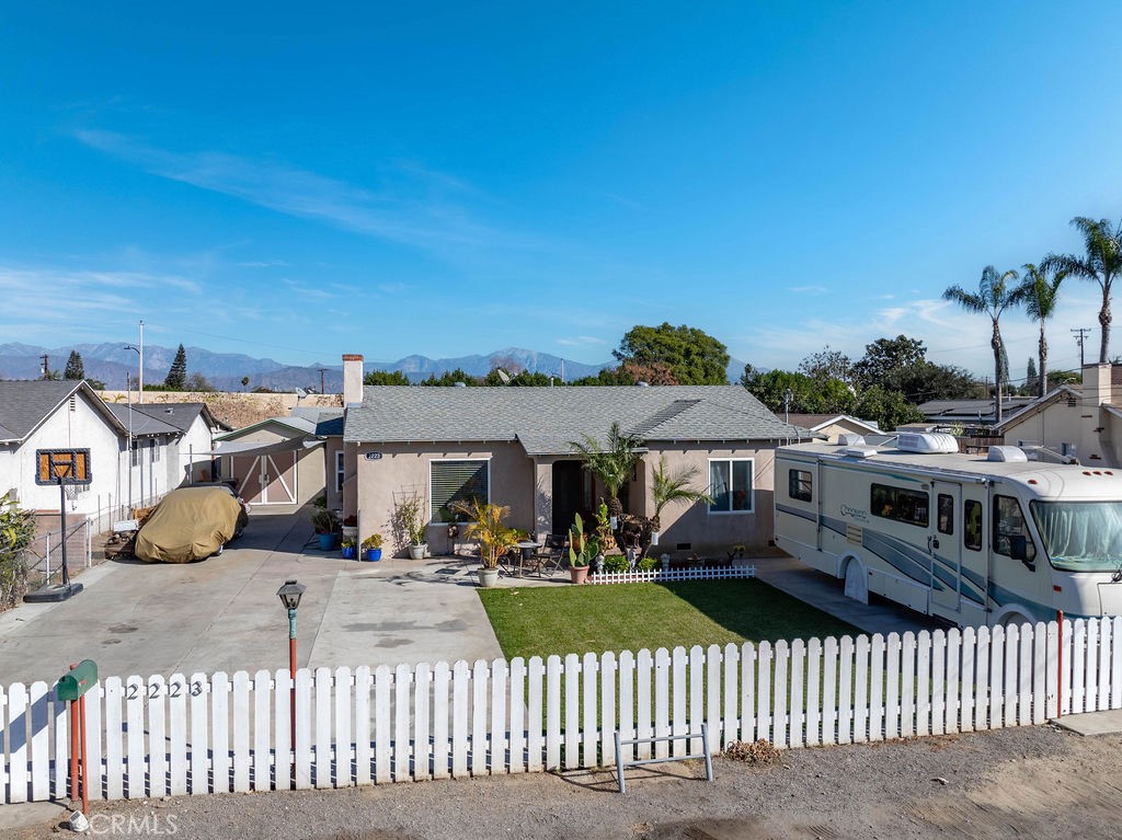 2223 W Mossberg Avenue