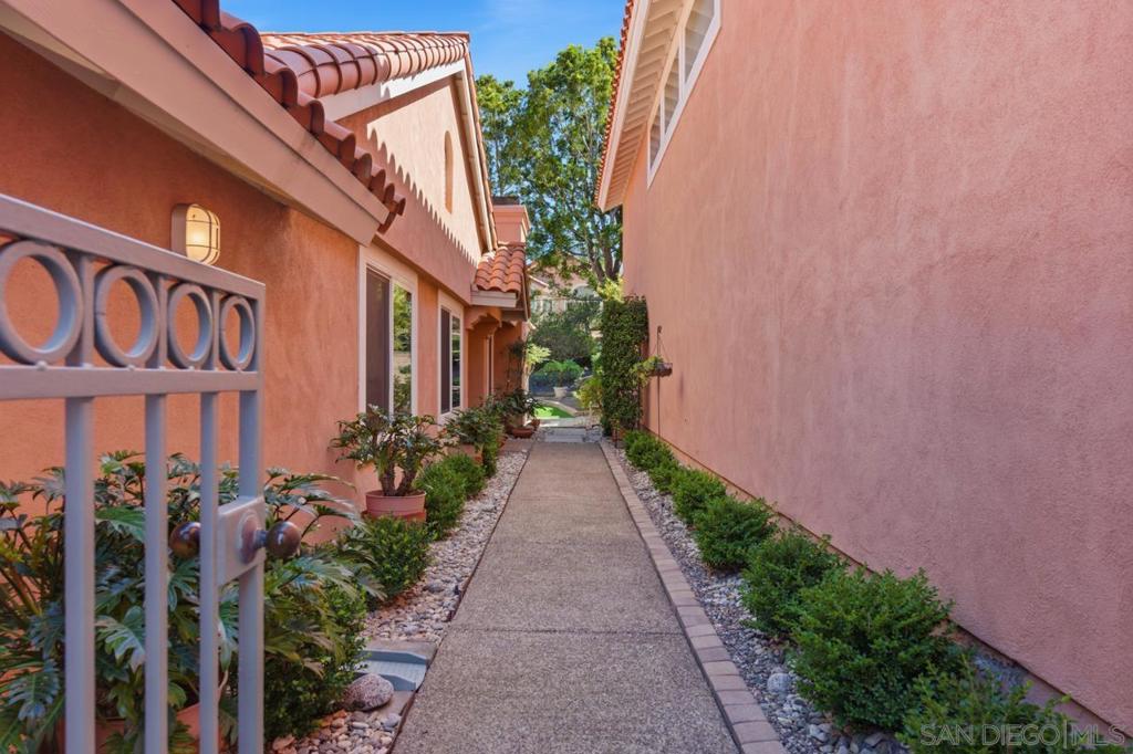 11582 Caminito Corriente