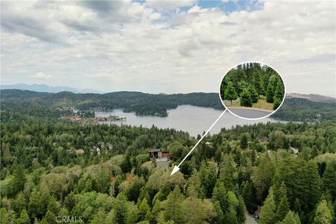 Photo of 275 Ponderosa Peak Road, Lake Arrowhead, CA 92352 (MLS # IG25142858)