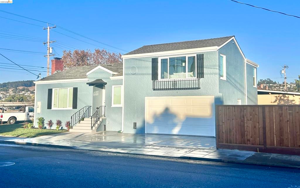 4102 Roosevelt Ave