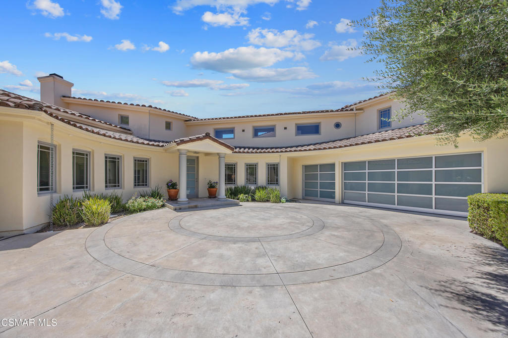 5908 Vista De La Luz