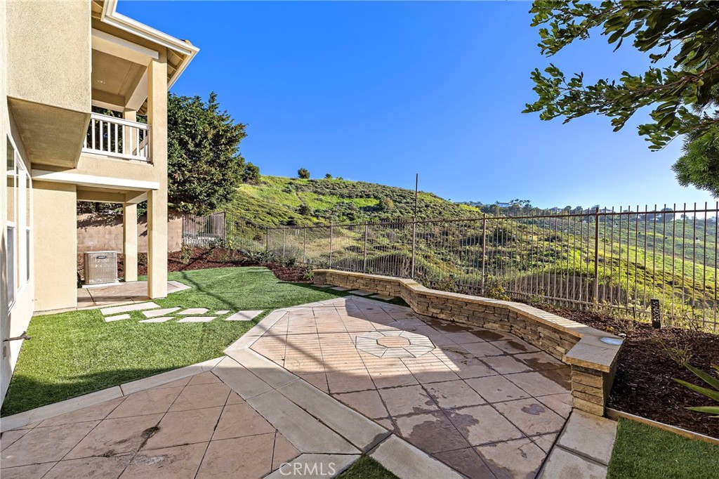 1010 Calle De Los Arboles