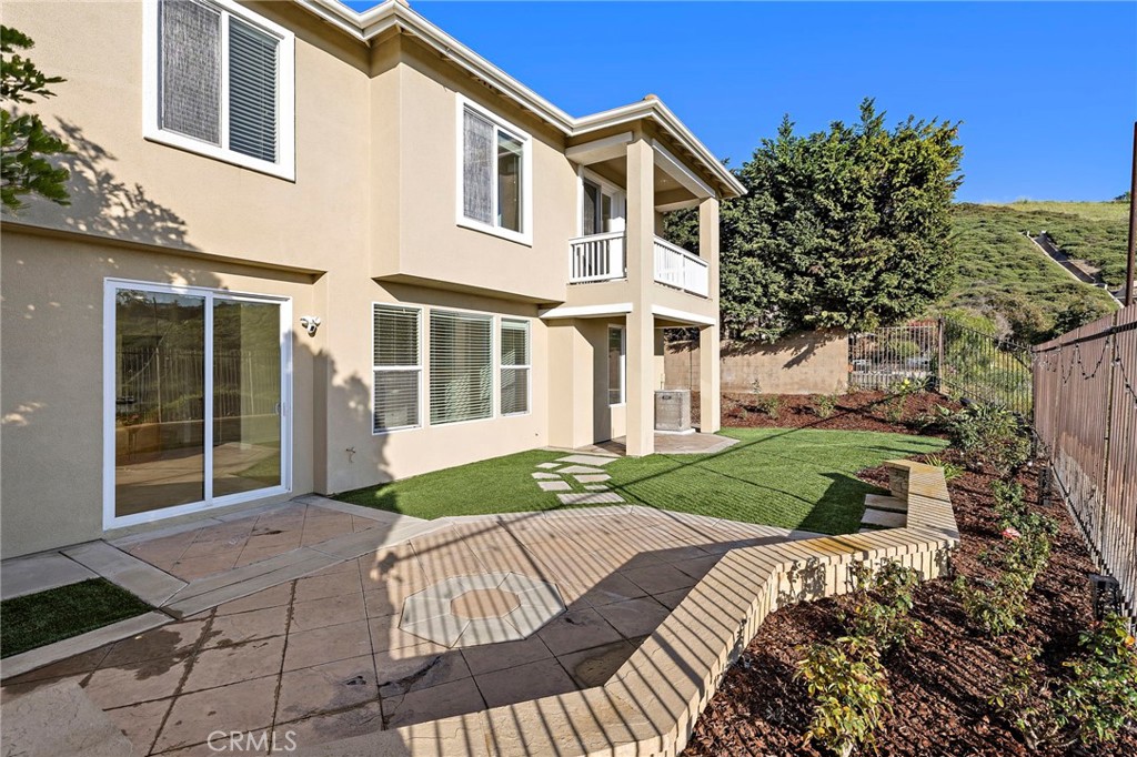 1010 Calle De Los Arboles