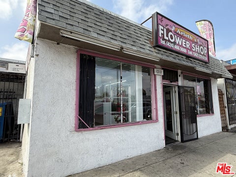 Photo of 1212 E Rosecrans Avenue, Compton, CA 90221 (MLS # 26867873)
