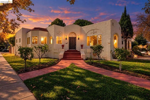 Photo of 696 Central Ave AVE, Pittsburg, CA 94565 (MLS # 41152045)