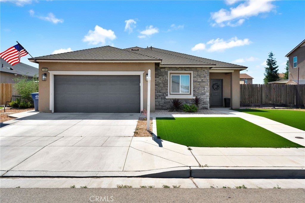 Photo 1 of 29 — 1386 Shoreside, Madera, CA 93637