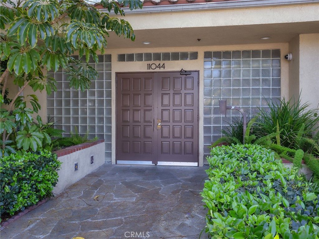 Photo of 11044 Acama Street #302, Studio City, CA 91602 (MLS # BB26035573)