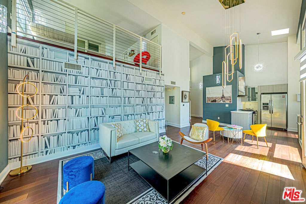 600 S Ridgeley Drive 1