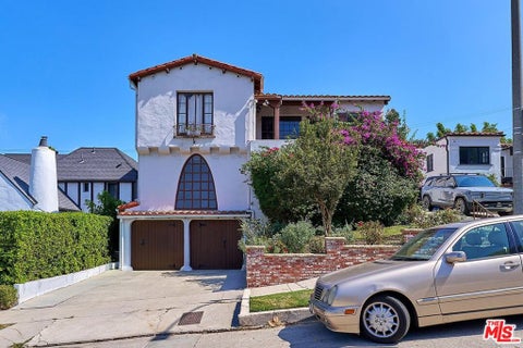 Photo of 918 S Stanley Avenue, Los Angeles, CA 90036 (MLS # 26872795)