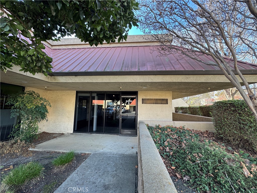 NEW PRICING: ONLY $0.81/SF/Mo NNN. A centrally located commercial office condo in the Sueldo Commerce Park off S. Higuera in San Luis Obispo. The space is approximately 1,375 SF with the ground floor consisting of approx 875 SF with a large reception/open office area, one enclosed office, a kitchenette and ADA bathroom. The upstairs mezzanine is approximately 500 SF and consists of an open office/conference room and storage closet. There are 3 designated parking spaces for Suite G. Call Agent to schedule a showing.