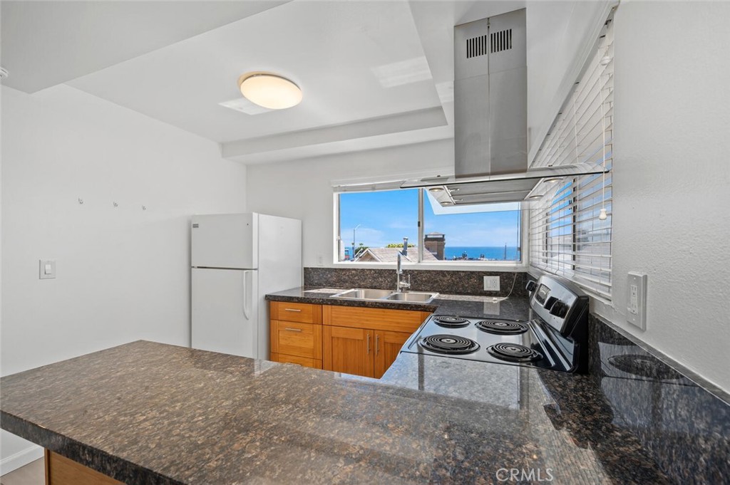 585 Glenneyre St. #5 Street