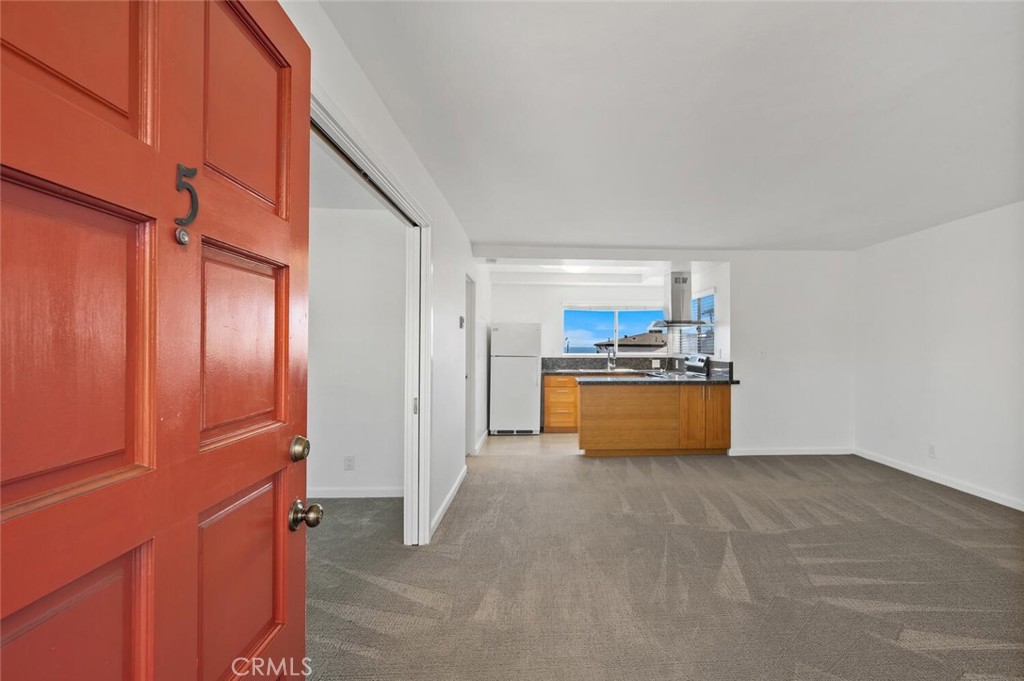 585 Glenneyre St. #5 Street