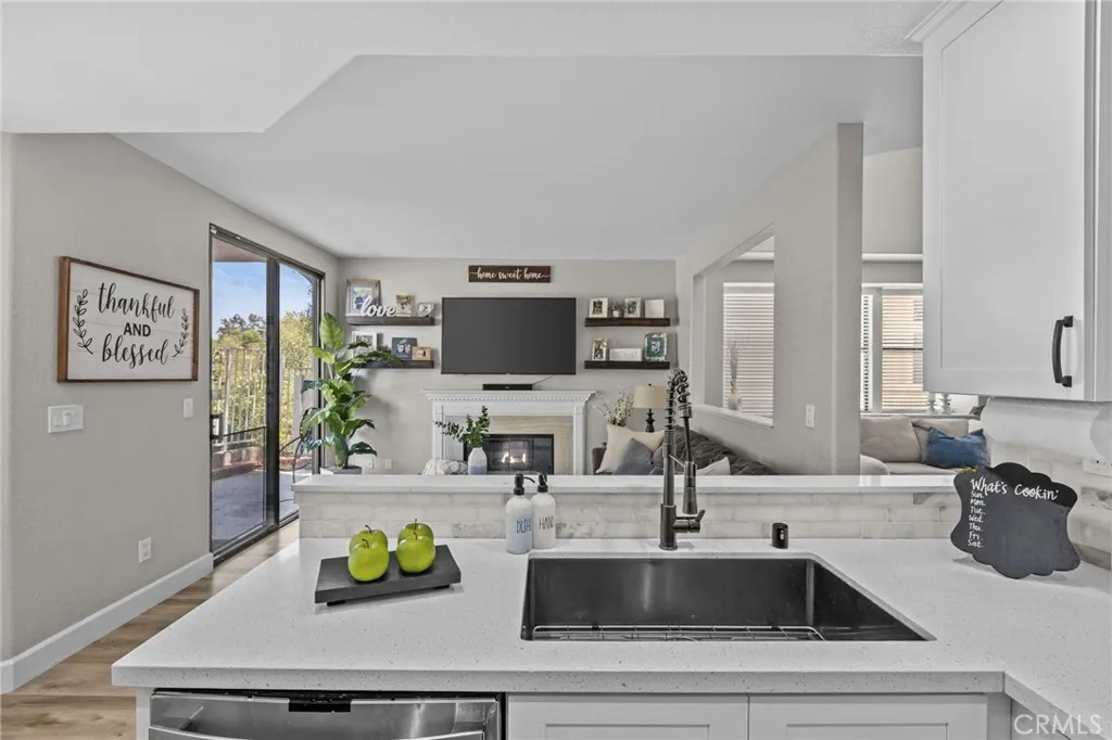 Corona, California 92882, United States, 3 Bedrooms Bedrooms, ,3 BathroomsBathrooms,Residential,Active,160004