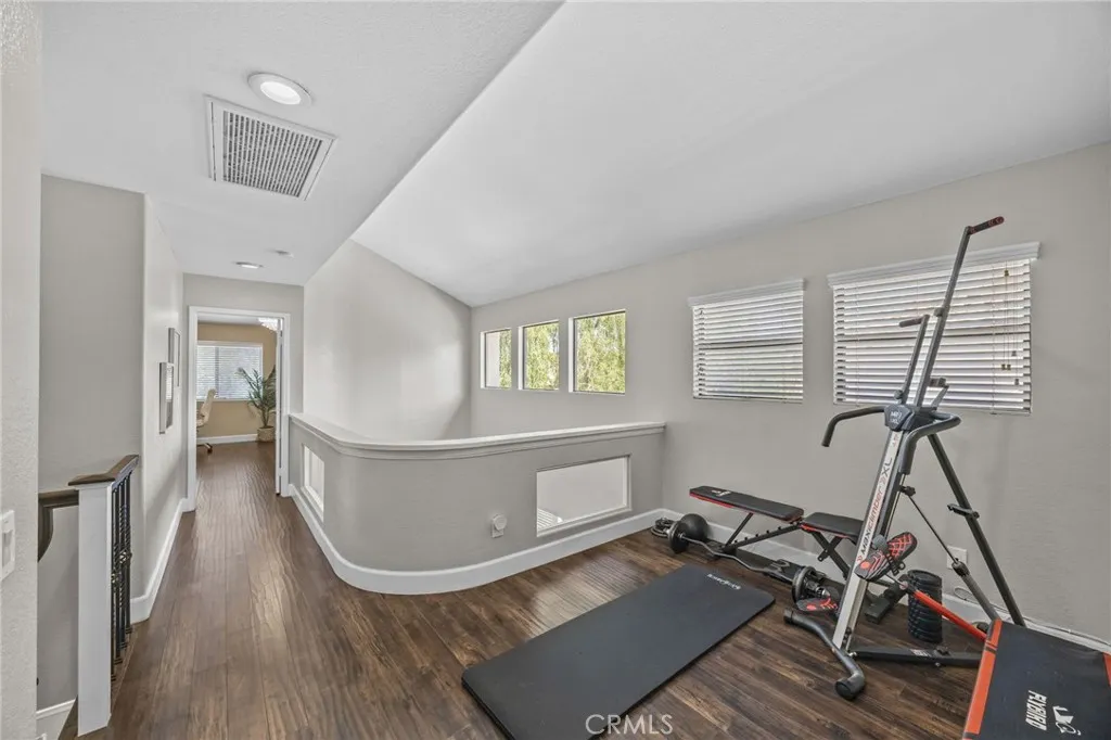 Corona, California 92882, United States, 3 Bedrooms Bedrooms, ,3 BathroomsBathrooms,Residential,Active,160004