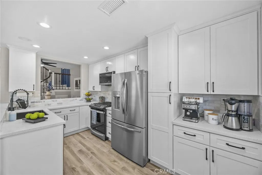 Corona, California 92882, United States, 3 Bedrooms Bedrooms, ,3 BathroomsBathrooms,Residential,Active,160004