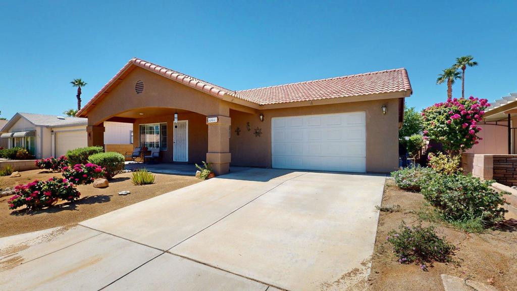 Tri Palm Estates - Residential