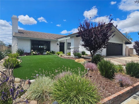 Photo of 4722 Summit AVE, Simi Valley, CA 93063 (MLS # SR26121392)