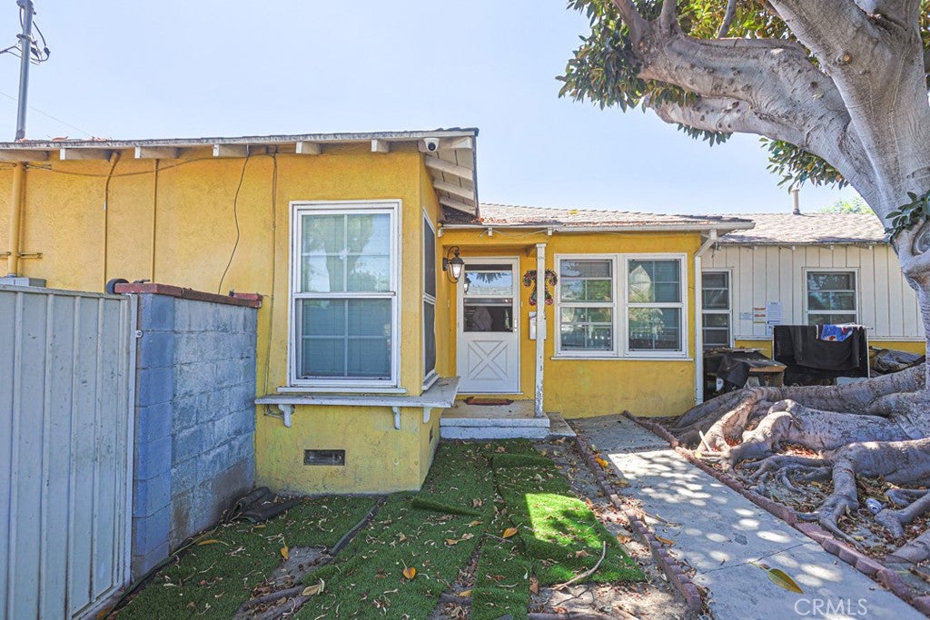 6158 Cahuenga