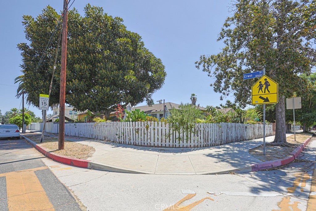 6158 Cahuenga