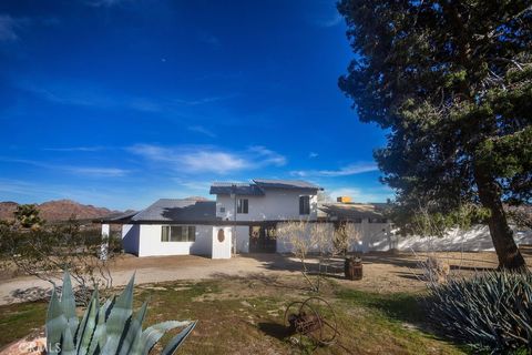 Photo of 8173 Fleur Drive, Joshua Tree, CA 92252 (MLS # JT26043708)