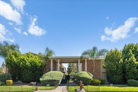 Photo of 915 Johnfer Way, Sacramento, CA 95831 (MLS # ML82045084)