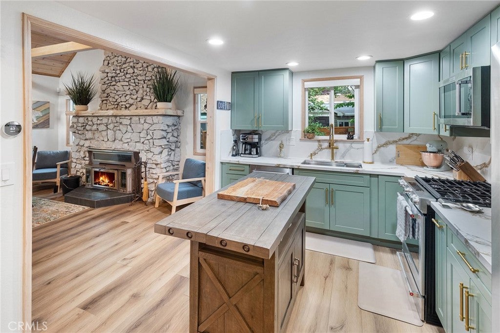 39023 Waterview