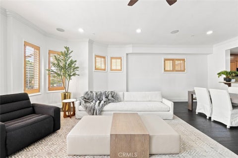 Photo of 143 N Arnaz Drive #105, Beverly Hills, CA 90211 (MLS # SR26058618)