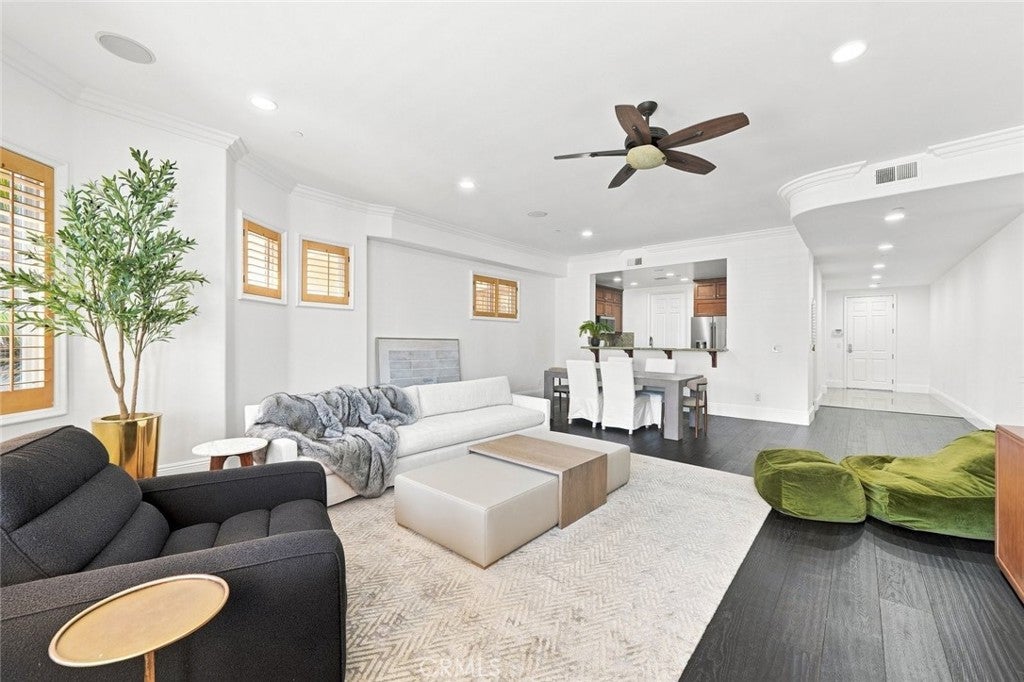 143 N Arnaz Drive 105