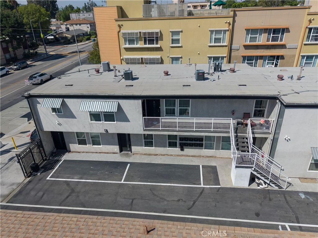 13445 Vanowen Street