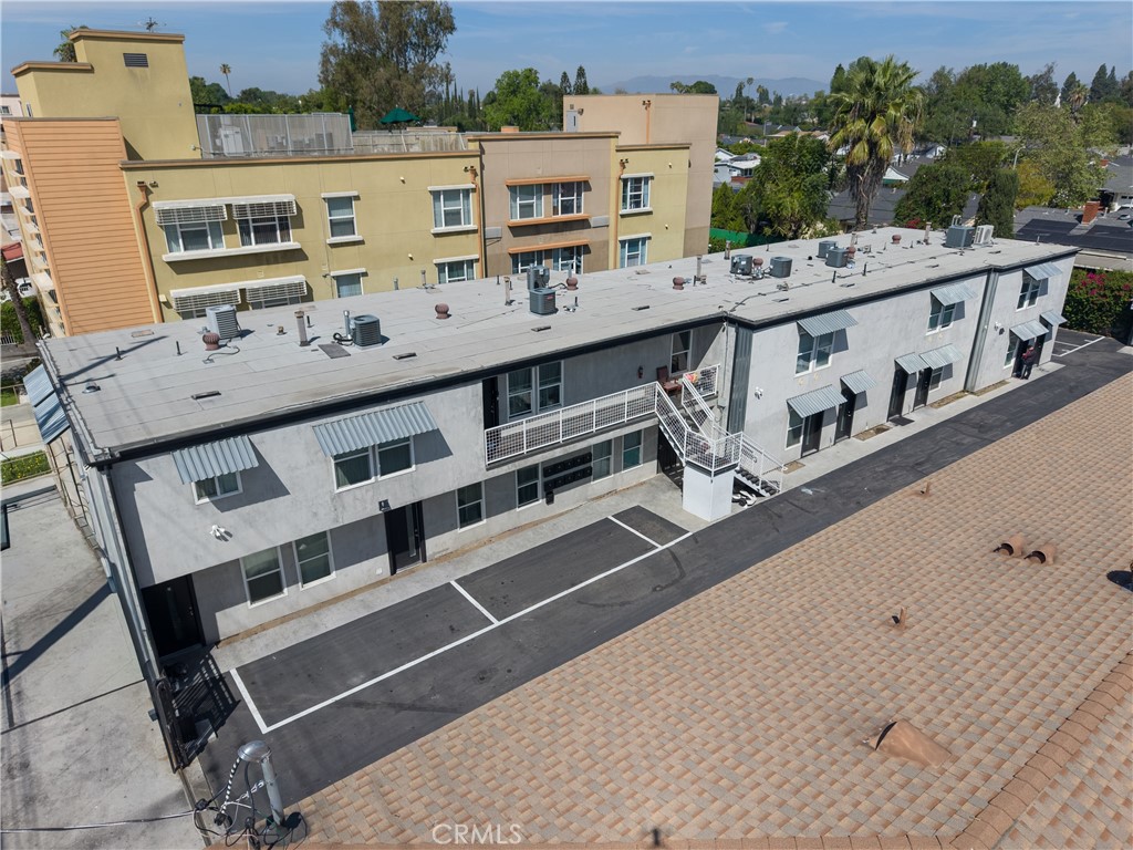 13445 Vanowen Street