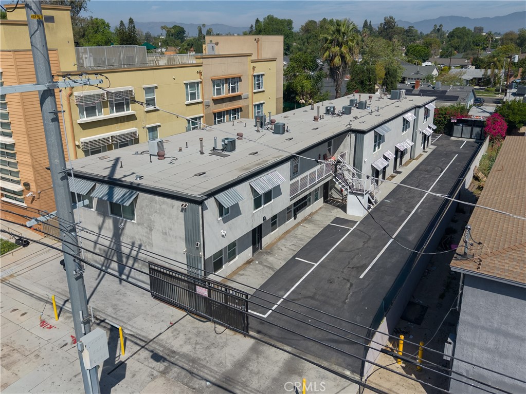 13445 Vanowen Street