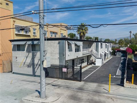 13445 Vanowen Street Van Nuys CA 91405