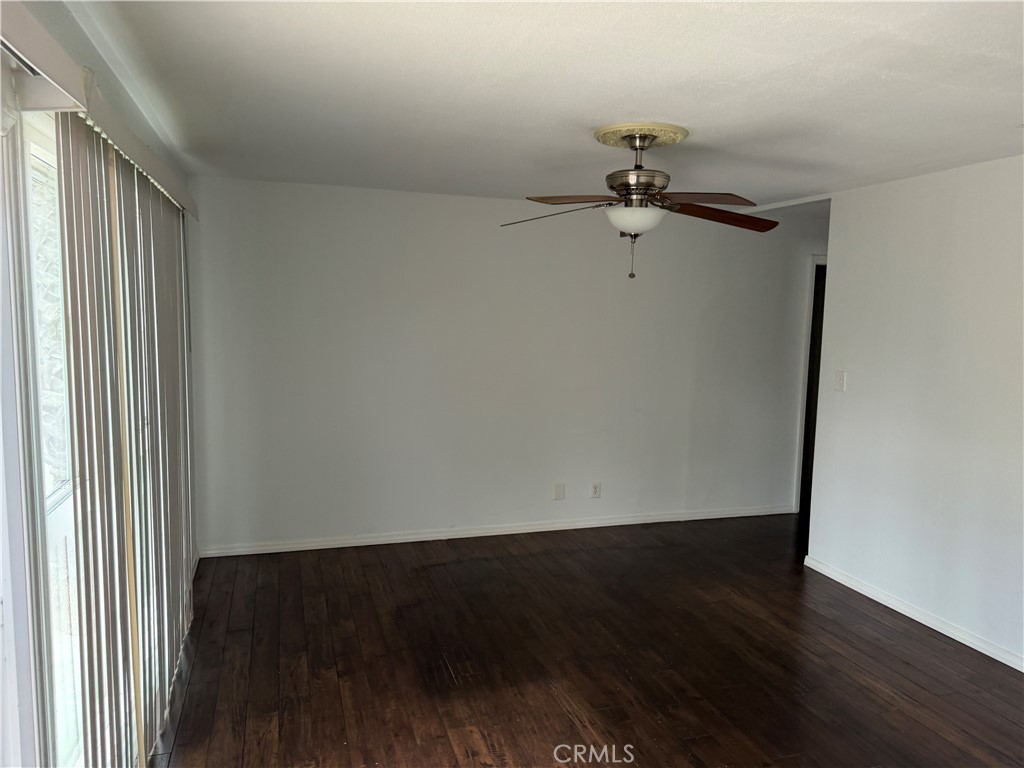 834 E 222nd