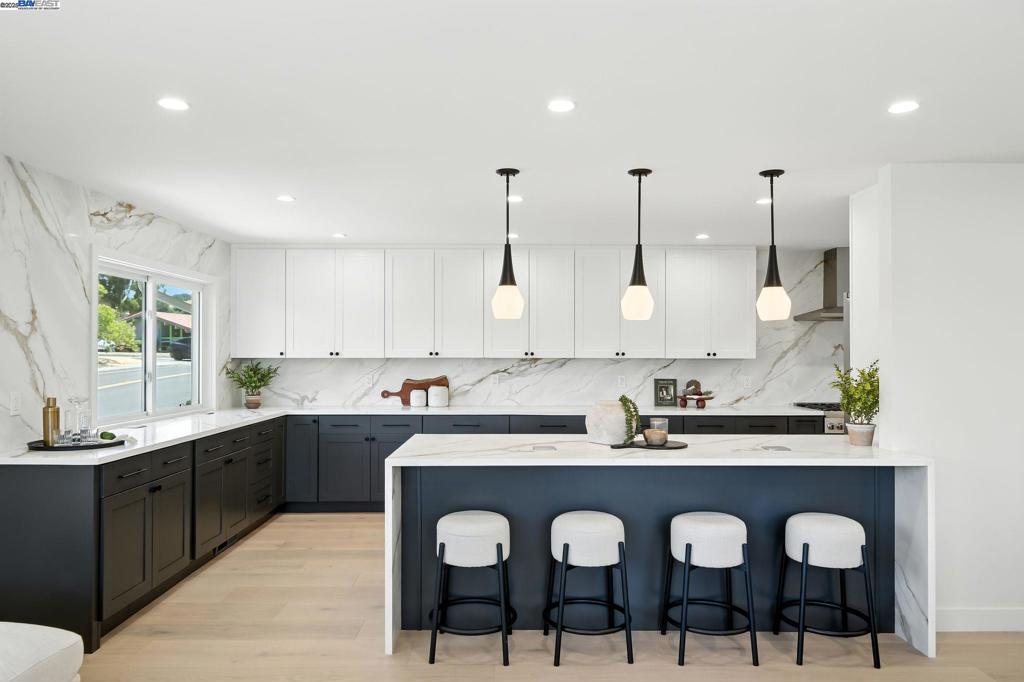 PLEASANTON HGTS - Residential