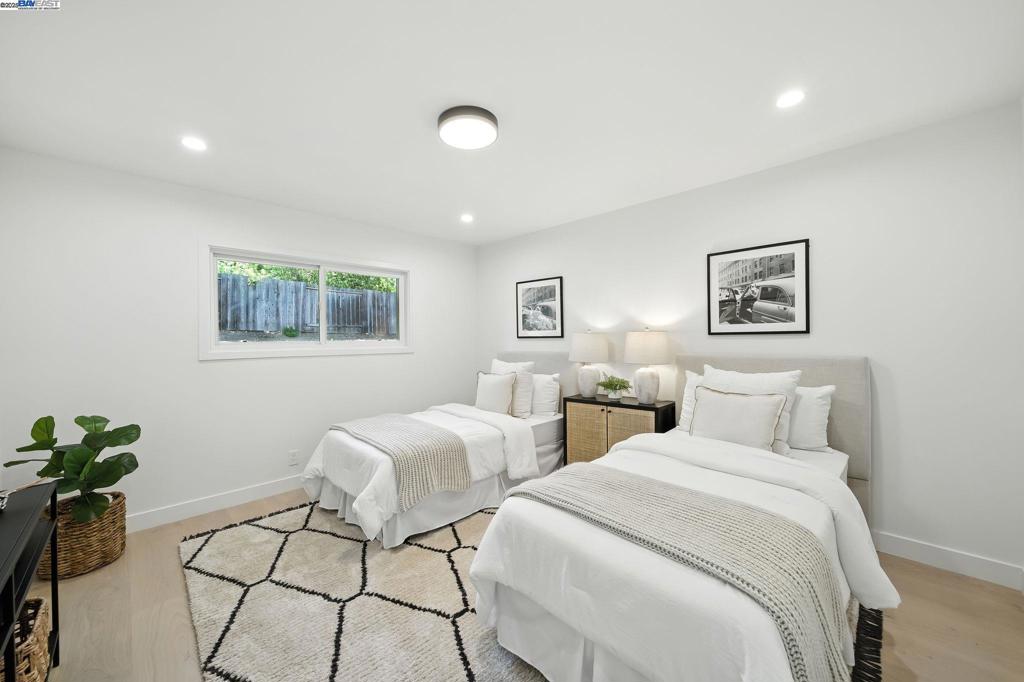 PLEASANTON HGTS - Residential