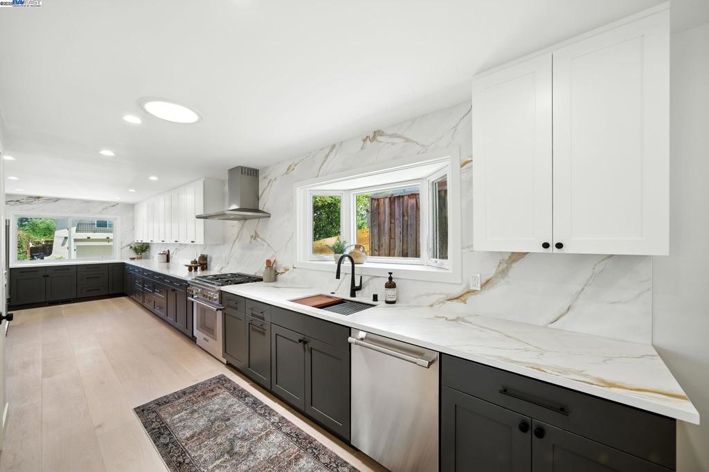 PLEASANTON HGTS - Residential