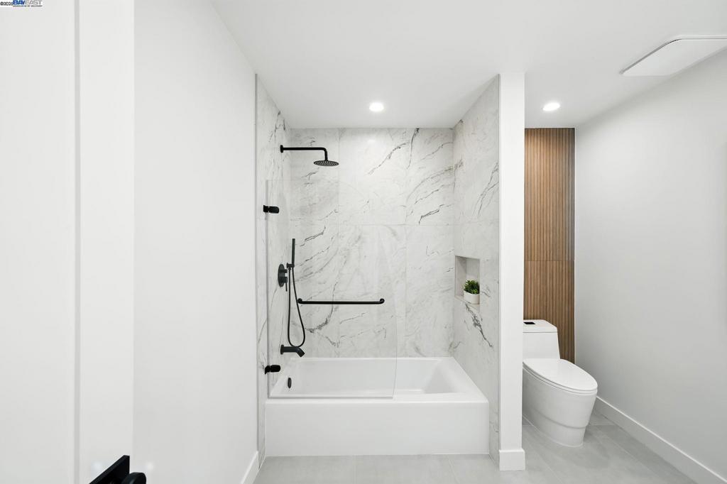 PLEASANTON HGTS - Residential