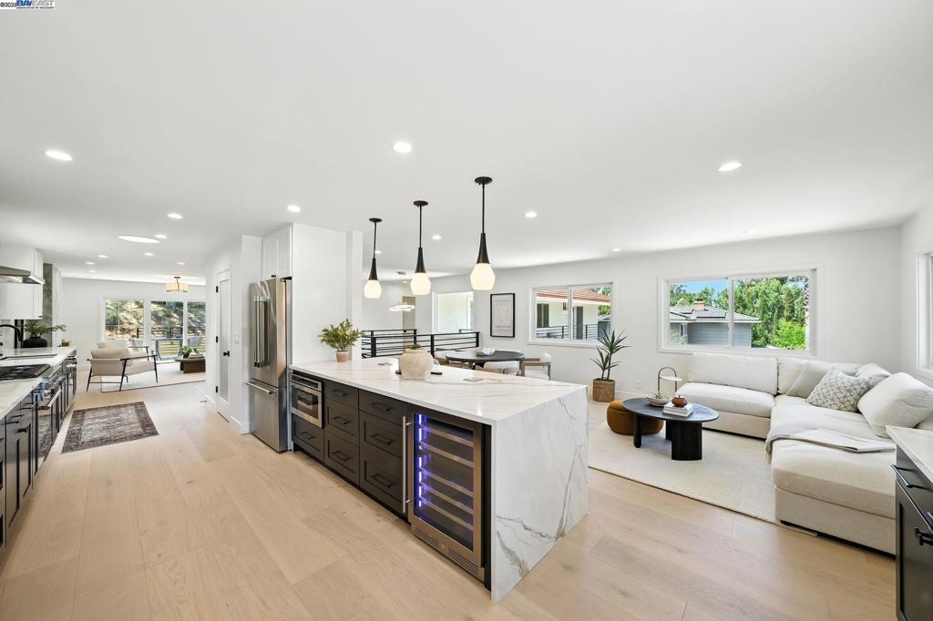 PLEASANTON HGTS - Residential