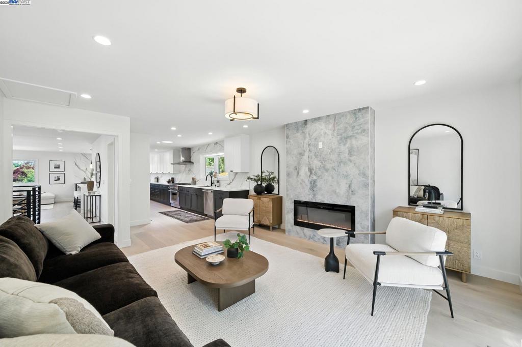 PLEASANTON HGTS - Residential