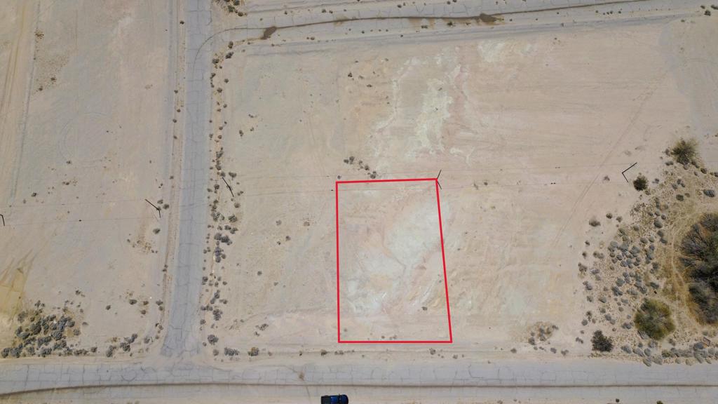 Discover this spacious residential lot, offering affordability and ample space to build your dream home. Zoned R-1, with the possibility of manufactured homes permitted (please verify with Imperial County Planning & Development). Conveniently located near the emerging California Lithium Valley, this property presents an opportunity for both comfortable living and potential investment. Don't miss out--explore the possibilities today!