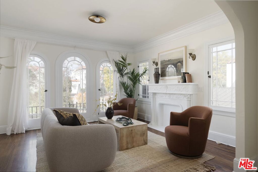 1254 S Tremaine Avenue