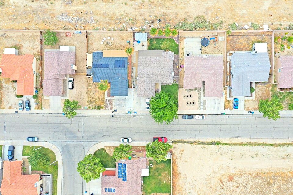 45463 17th Street E