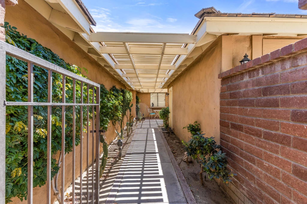 112 Giralda Circle